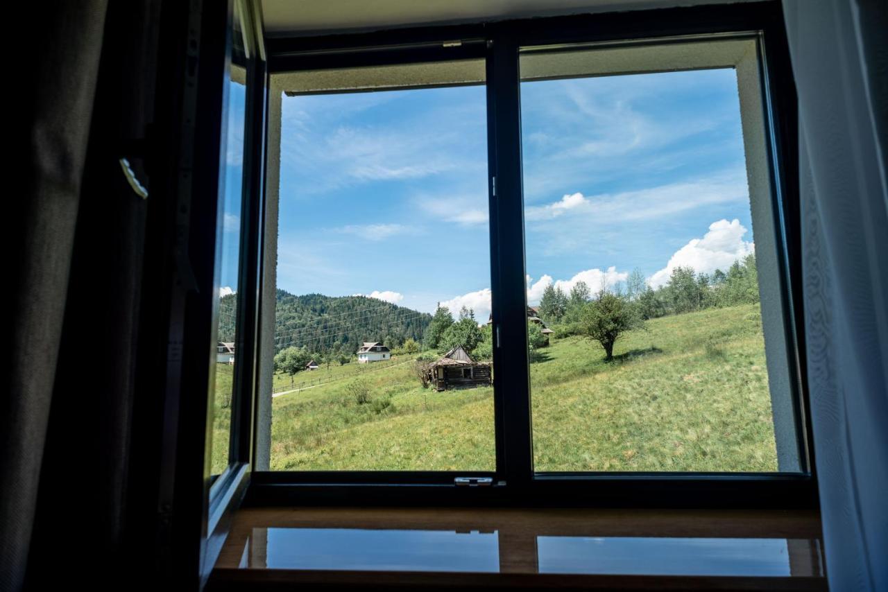 Residence Chalet & Nesh Tatariv Eksteriør billede