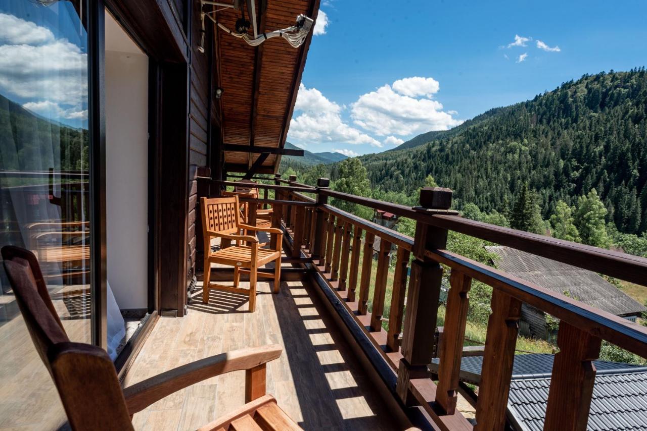 Residence Chalet & Nesh Tatariv Eksteriør billede