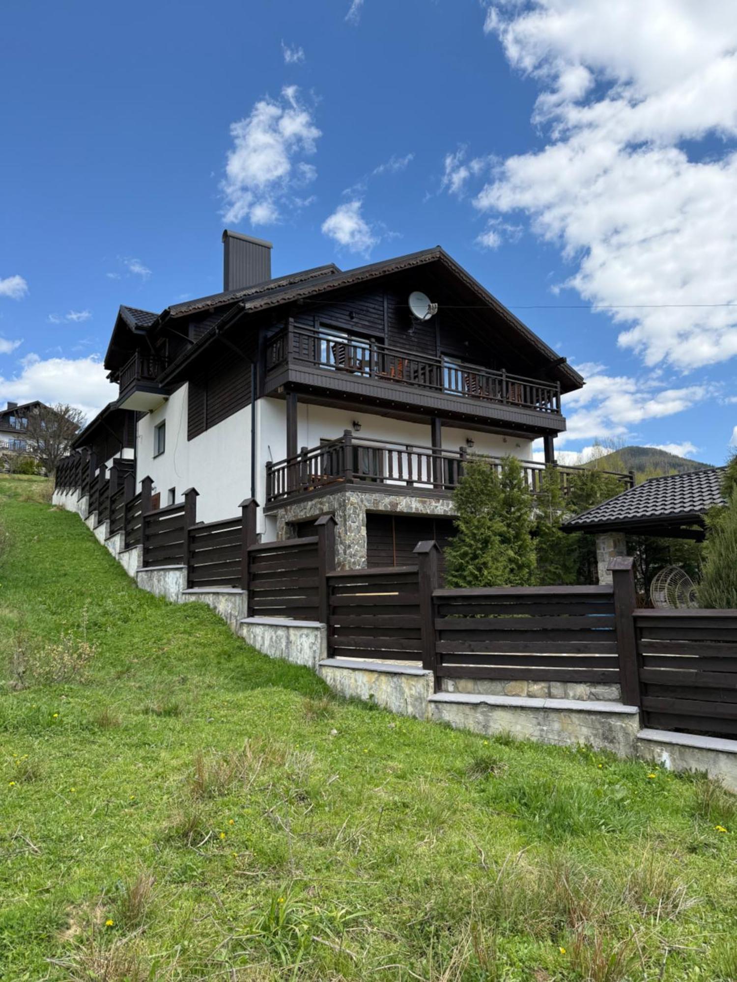 Residence Chalet & Nesh Tatariv Eksteriør billede