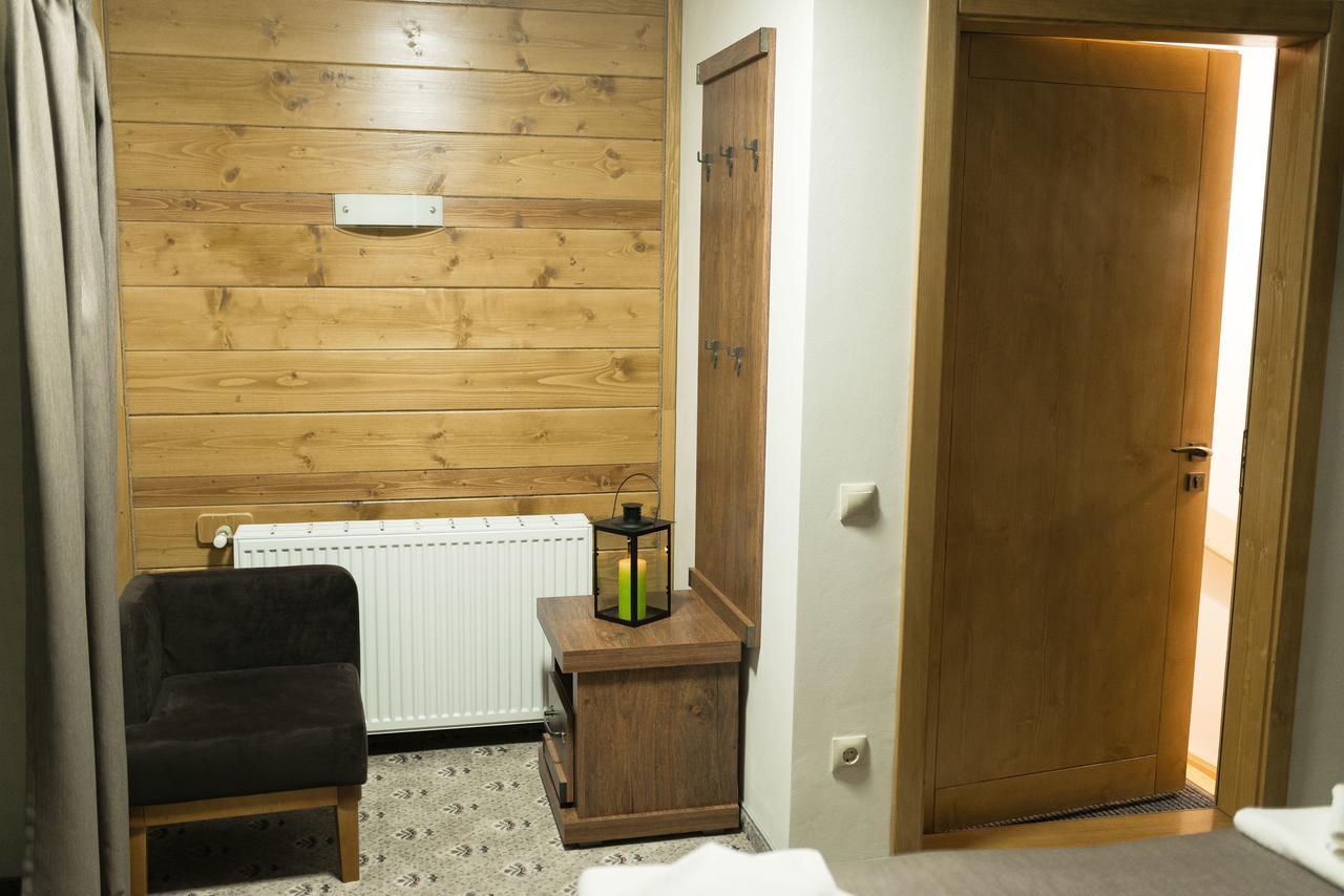 Residence Chalet & Nesh Tatariv Eksteriør billede